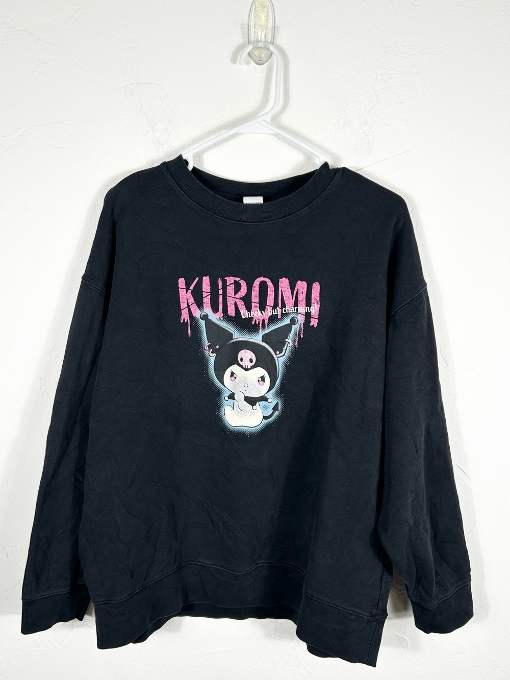 👁️ Uniqlo x Sanrio Kuromi Cheeky But Charming Graphic Sweatshirt Medium RARE